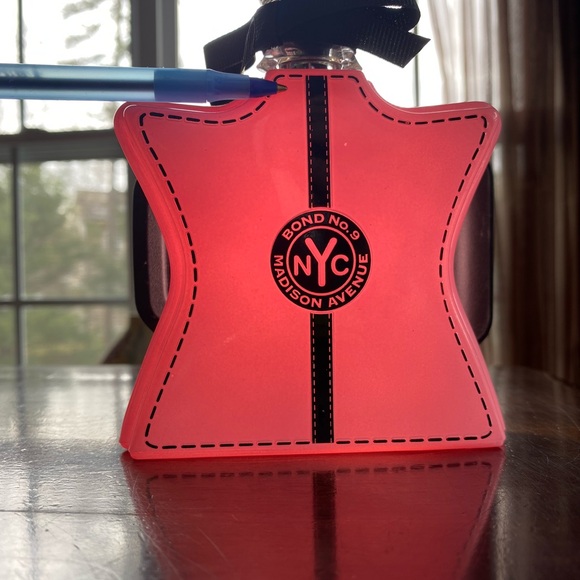 BOND NO. 9 MADISON AVENUE - Picture 2 of 3